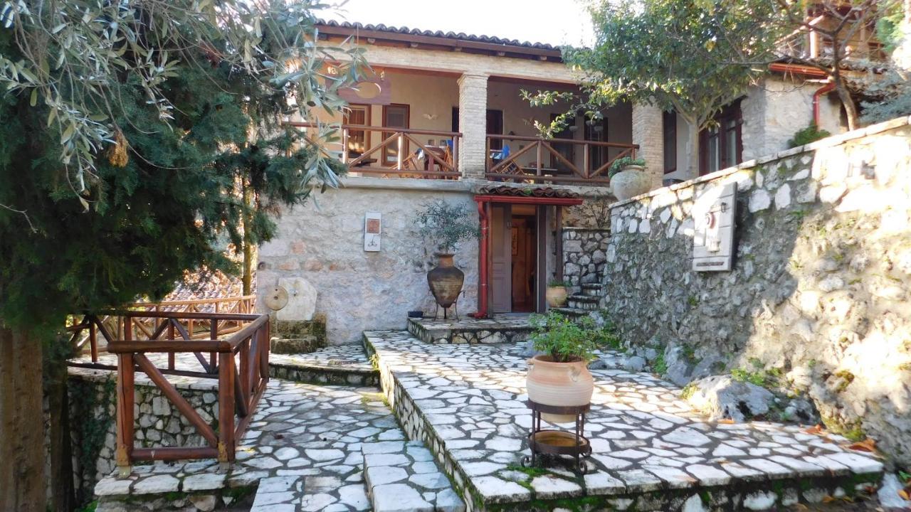 Agoriani Art Suite - 4 Seasons' Natural Living Lilaia Екстер'єр фото